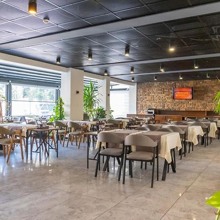 Dorana Hotel Кіренія Екстер'єр фото