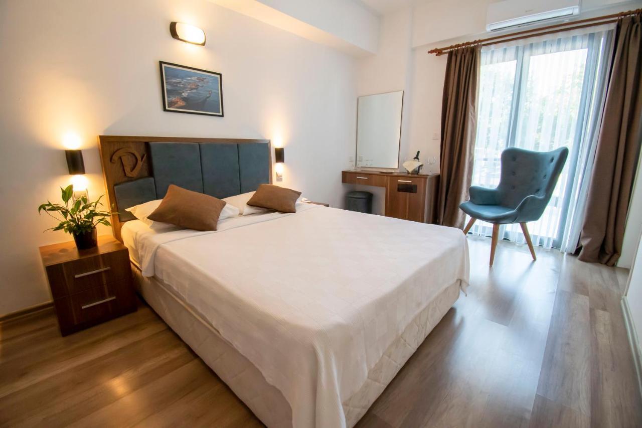 Dorana Hotel Кіренія Екстер'єр фото