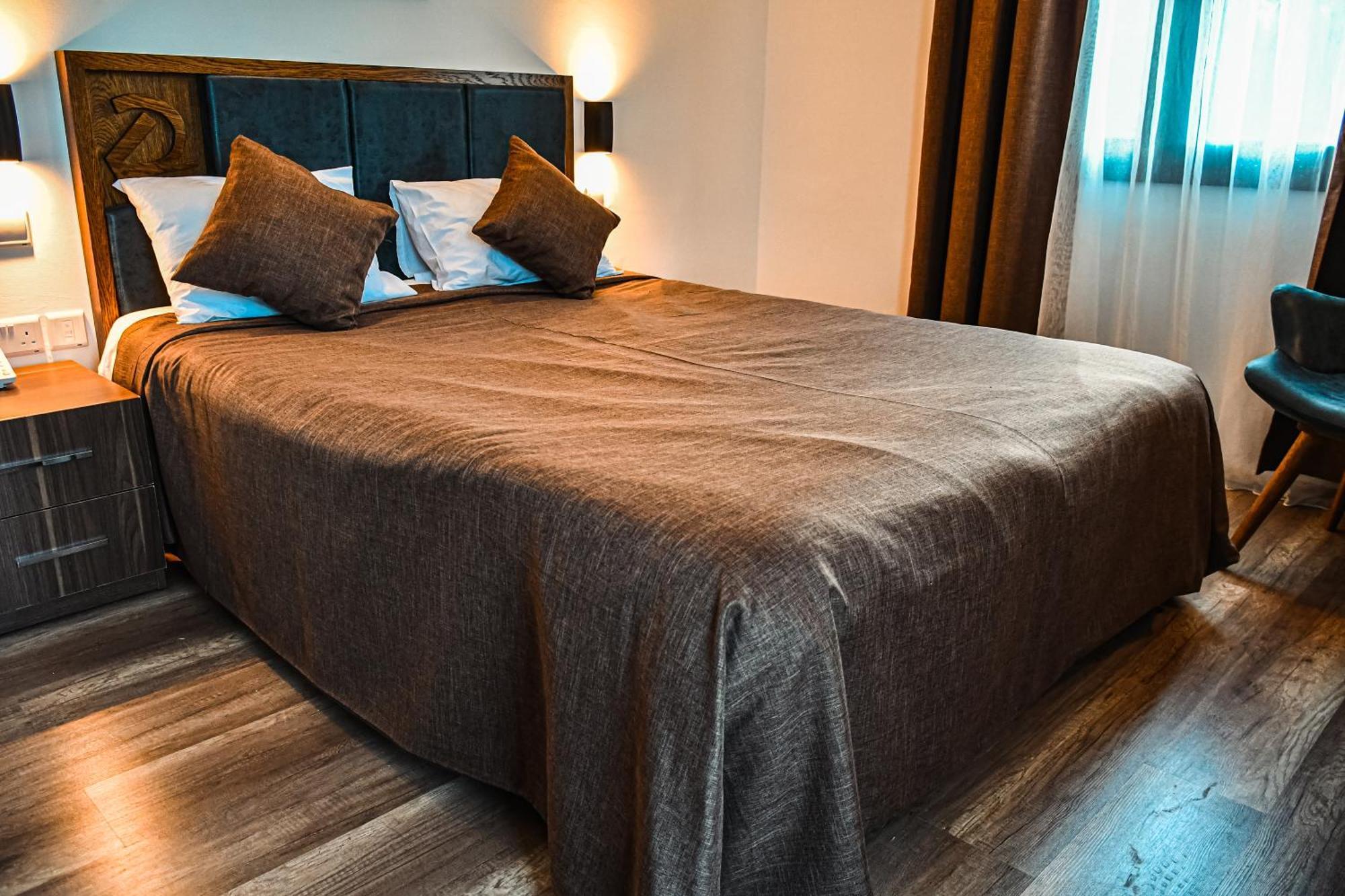 Dorana Hotel Кіренія Екстер'єр фото